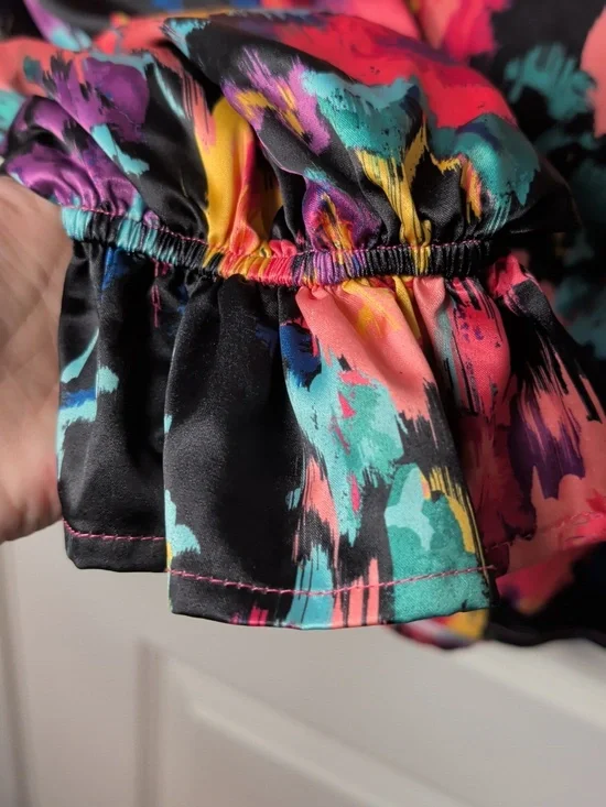 Haptics Women's Black Multicolor Floral V-Neck Blouse - Picture 6 of 10